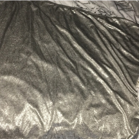 3X Kim and Cami Metallic Off-the-Shoulder Top - Picture 6 of 8